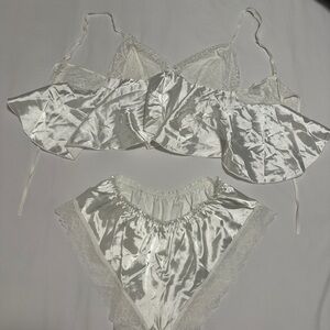 Elegant White Lace Lingerie Set S